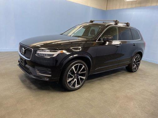 2021 Volvo XC90 T6 Momentum 7 Passenger