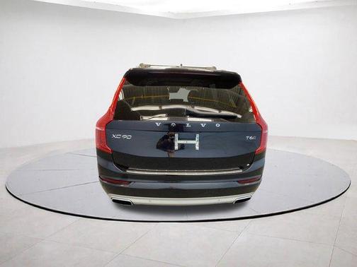 2021 Volvo XC90 T6 Momentum 7 Passenger