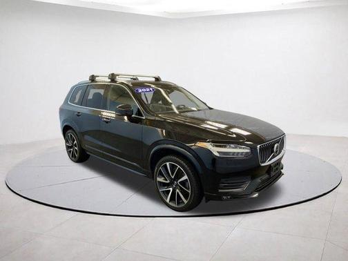 2021 Volvo XC90 T6 Momentum 7 Passenger