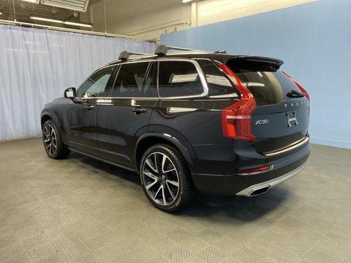 2021 Volvo XC90 T6 Momentum 7 Passenger