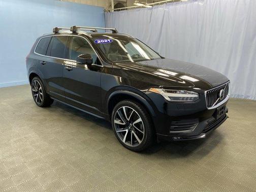 2021 Volvo XC90 T6 Momentum 7 Passenger