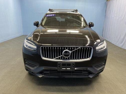 2021 Volvo XC90 T6 Momentum 7 Passenger