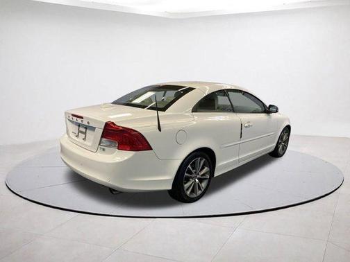 2012 Volvo C70 T5