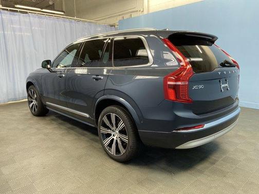 2022 Volvo XC90 T6 Inscription 7 Passenger