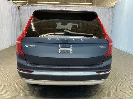2022 Volvo XC90 T6 Inscription 7 Passenger