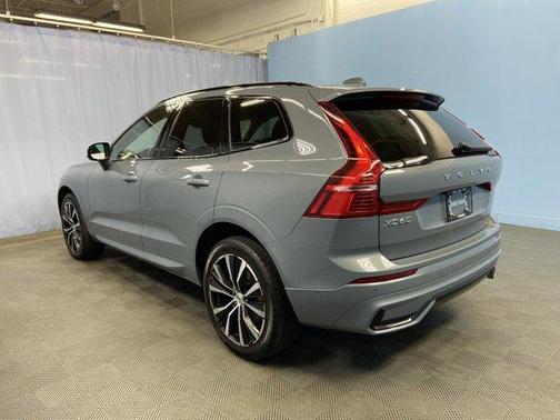 2024 Volvo XC60 B5 Plus Dark Theme