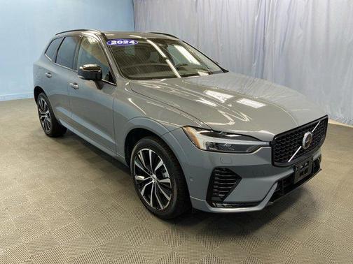 2024 Volvo XC60 B5 Plus Dark Theme