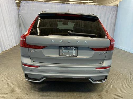 2024 Volvo XC60 B5 Plus Dark Theme