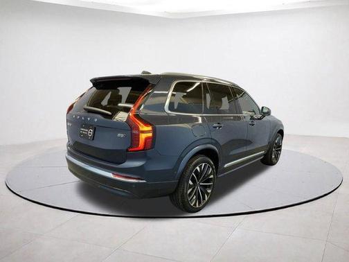 2025 Volvo XC90 PLUS