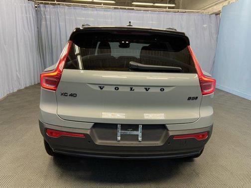 2026 Volvo XC40 EDITION