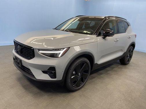 2026 Volvo XC40 EDITION
