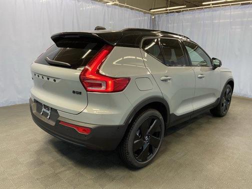 2026 Volvo XC40 EDITION