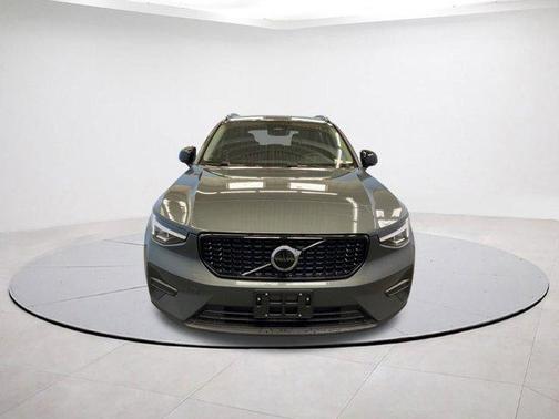 2026 Volvo XC40 B5 Core