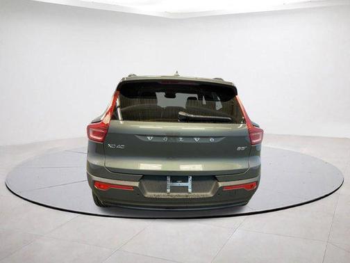 2026 Volvo XC40 B5 Core