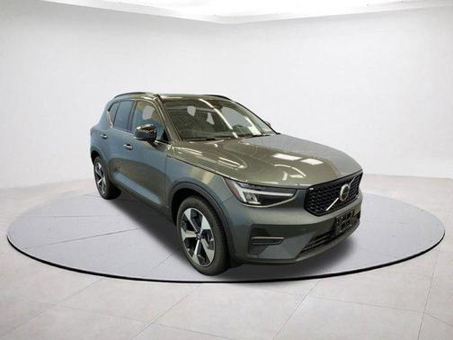 2026 Volvo XC40 B5 Core