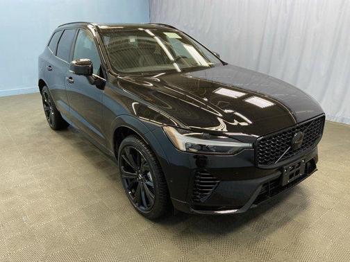 2025 Volvo XC60 Plug-In Hybrid T8 Ultra Black Edition