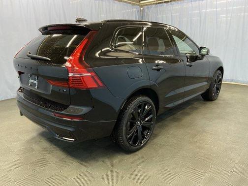 2025 Volvo XC60 Plug-In Hybrid T8 Ultra Black Edition