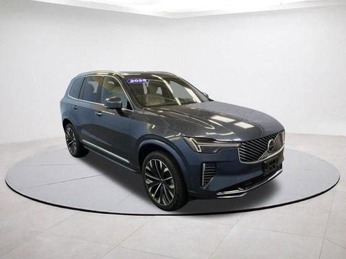 2025 Volvo XC90 B6 Plus 7-Seater