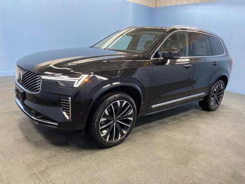 2025 Volvo XC90 Plug-In Hybrid T8 Plus 6-Seater