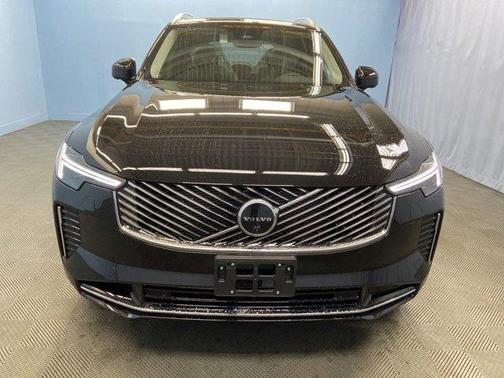 2025 Volvo XC90 Plug-In Hybrid T8 Plus 6-Seater