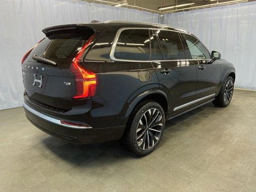 2025 Volvo XC90 Plug-In Hybrid T8 Plus 6-Seater