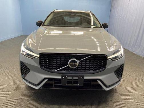2025 Volvo XC60 B5 Core