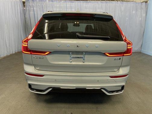 2025 Volvo XC60 B5 Core