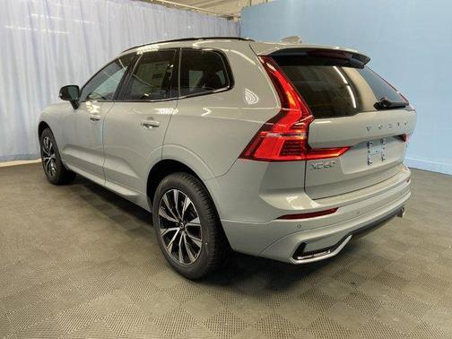 2025 Volvo XC60 B5 Core