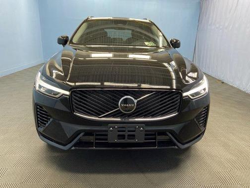 2026 Volvo XC60 PLUS