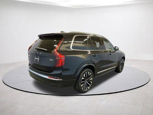 2025 Volvo XC90 PLUS