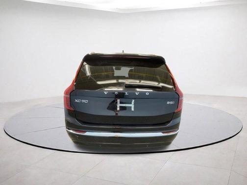 2025 Volvo XC90 PLUS