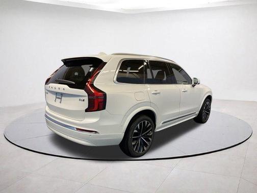 2026 Volvo XC90 B6 Ultra 7-Seater