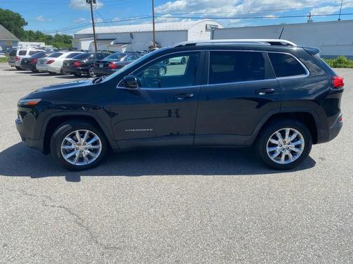 Brilliant Black Crystal Pearlcoat 2016 Jeep Cherokee Limited