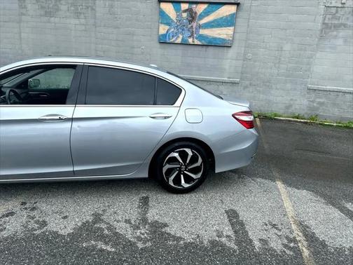 2017 Honda Accord EX-L w/Navigation & Honda Sensing