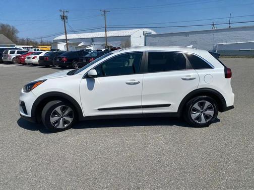 Snow White Pearl 2020 Kia Niro LX