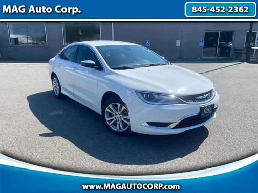 White 2015 Chrysler 200 Limited
