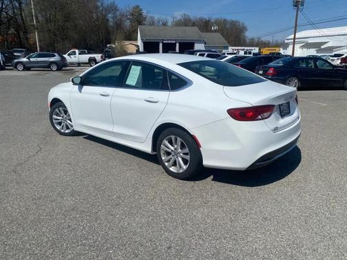 White 2015 Chrysler 200 Limited