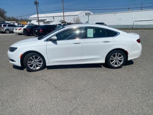 White 2015 Chrysler 200 Limited