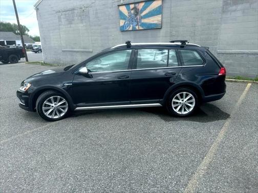 2017 Volkswagen Golf Alltrack TSI S