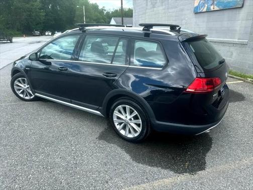 2017 Volkswagen Golf Alltrack TSI S