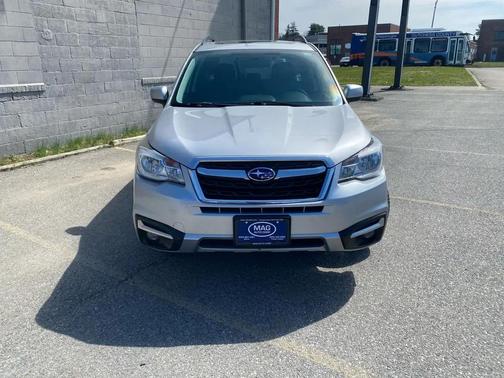 Ice Silver Metallic 2018 Subaru Forester 2.5i Premium