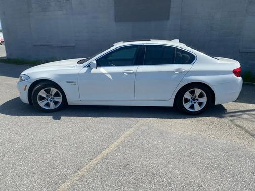 Alpine White 2012 BMW 528 xDrive