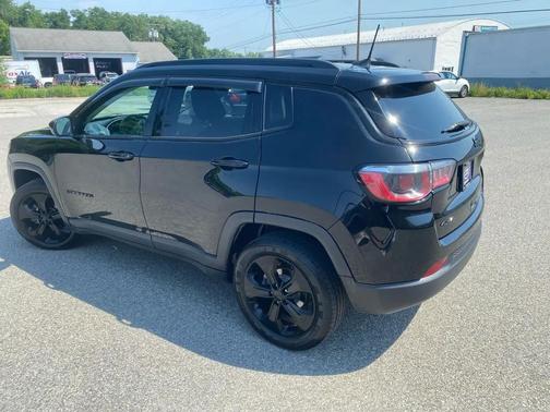 Diamond Black Crystal Pearlcoat 2018 Jeep Compass Latitude