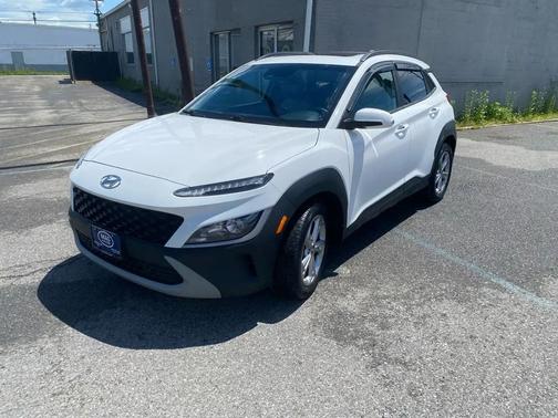 Lunar White 2022 Hyundai KONA SEL
