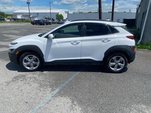 Lunar White 2022 Hyundai KONA SEL