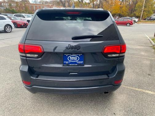 2018 Jeep Grand Cherokee Laredo E