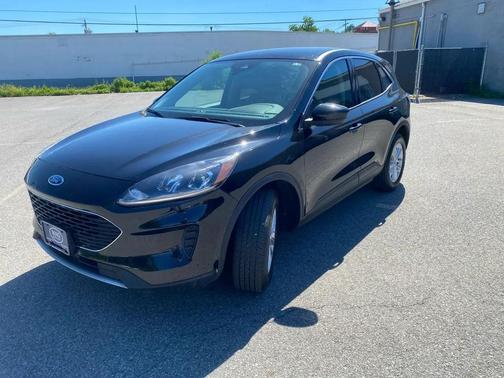 Agate Black Metallic 2020 Ford Escape SE