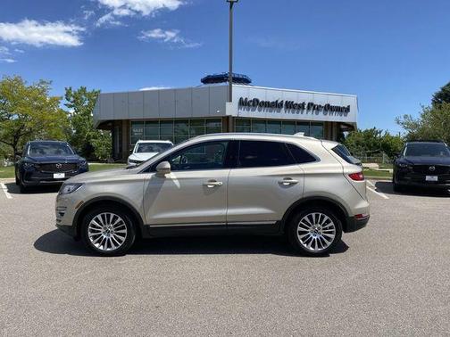 White Gold Metallic 2017 Lincoln MKC Reserve