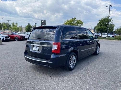 Maximum Steel Metallic 2014 Chrysler Town & Country Touring-L