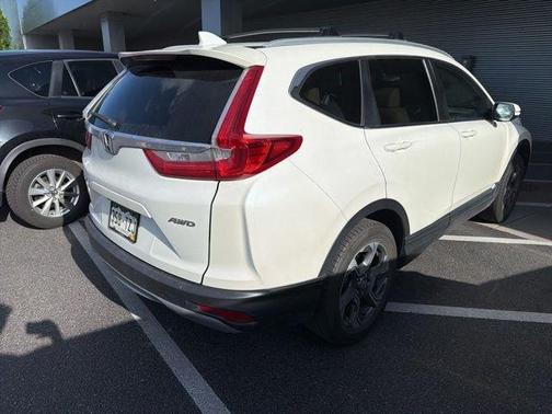 White 2018 Honda CR-V EX